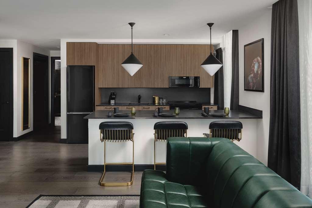 Hotel Thompson Austin, By Hyatt Austin