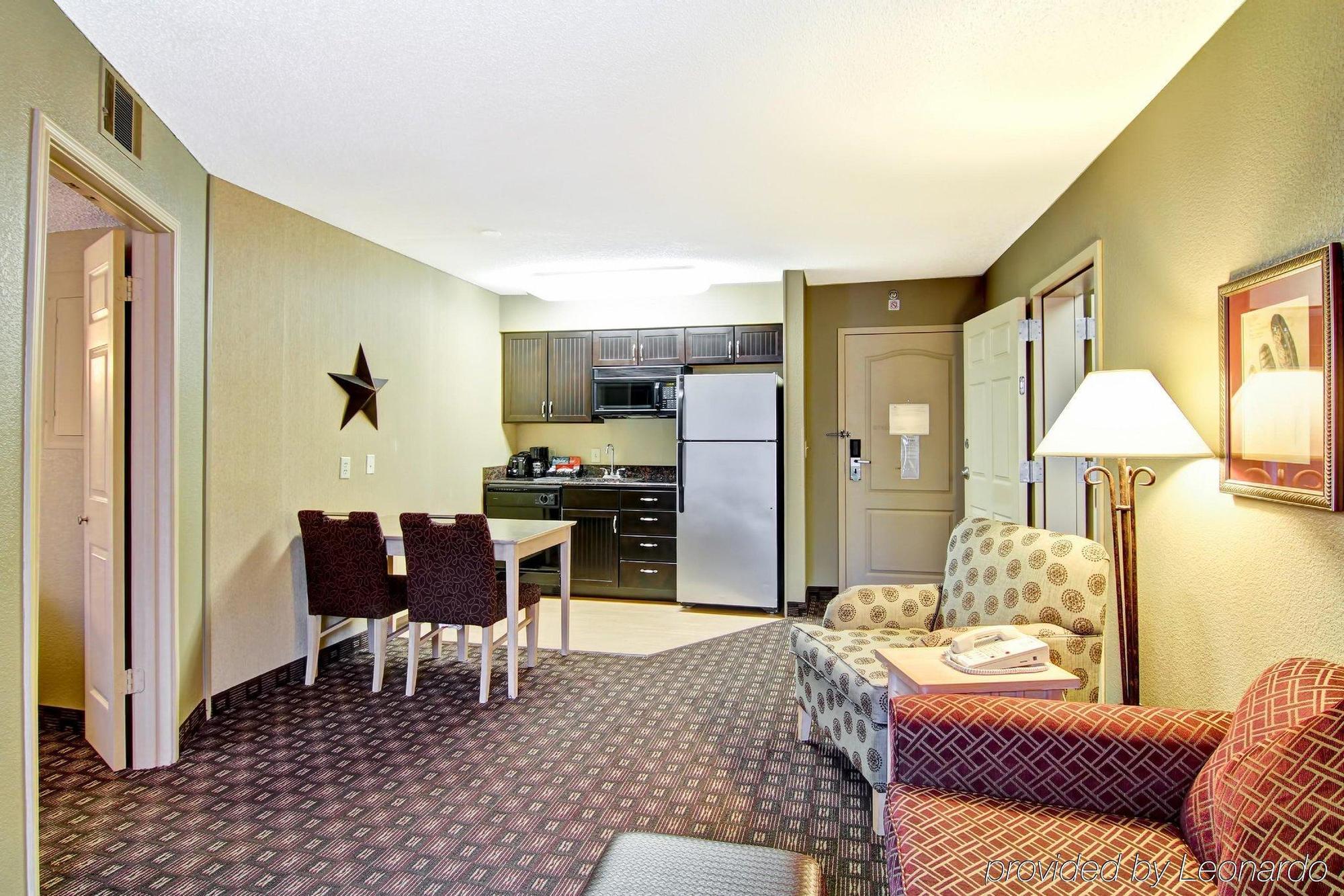 Hotel Homewood By Hilton Nw Near The Domain 3*