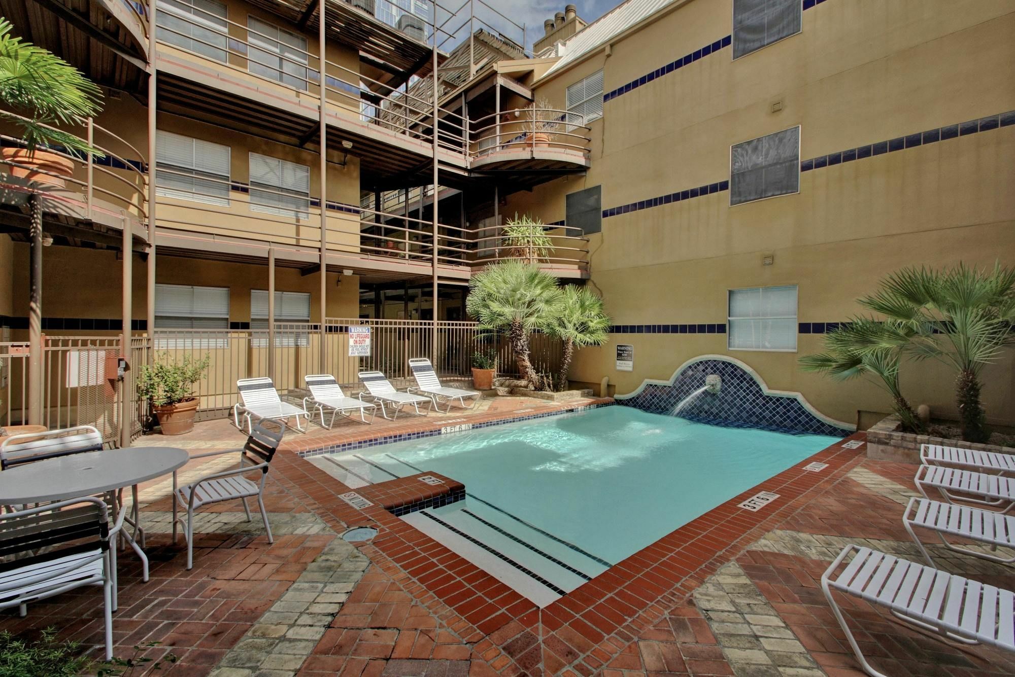 4 Bedroom Penthouse By Austinstays Hotel 3*
