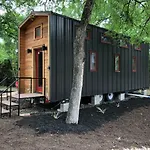 Austin\'S Original Tiny Home Hotel/ Oak Forest