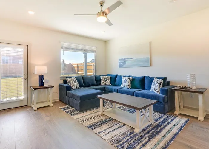 Bright Austin Vacation Rental About 10 Mi To Downtown!