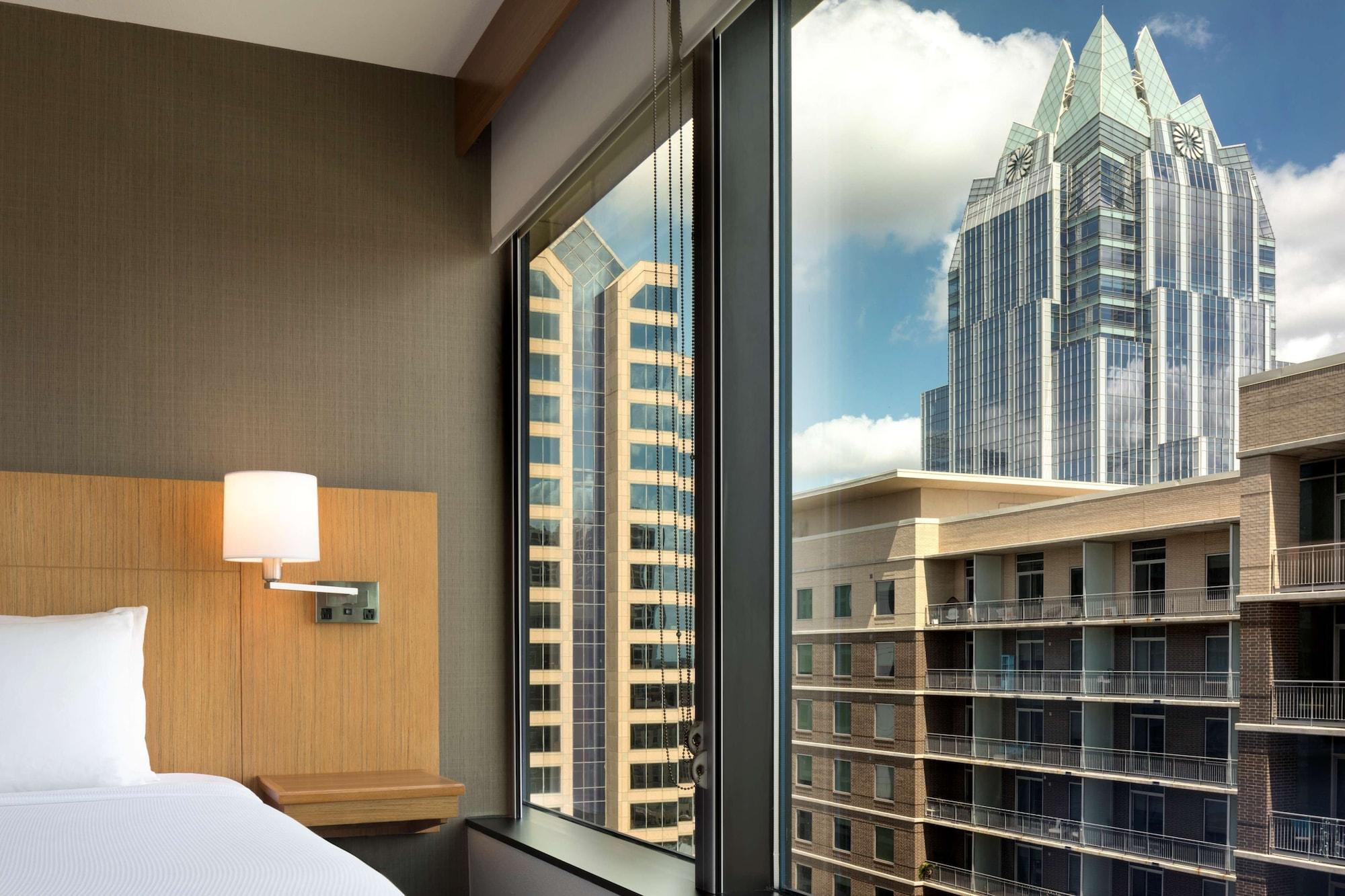 Hyatt Place Downtown Hotel 3*