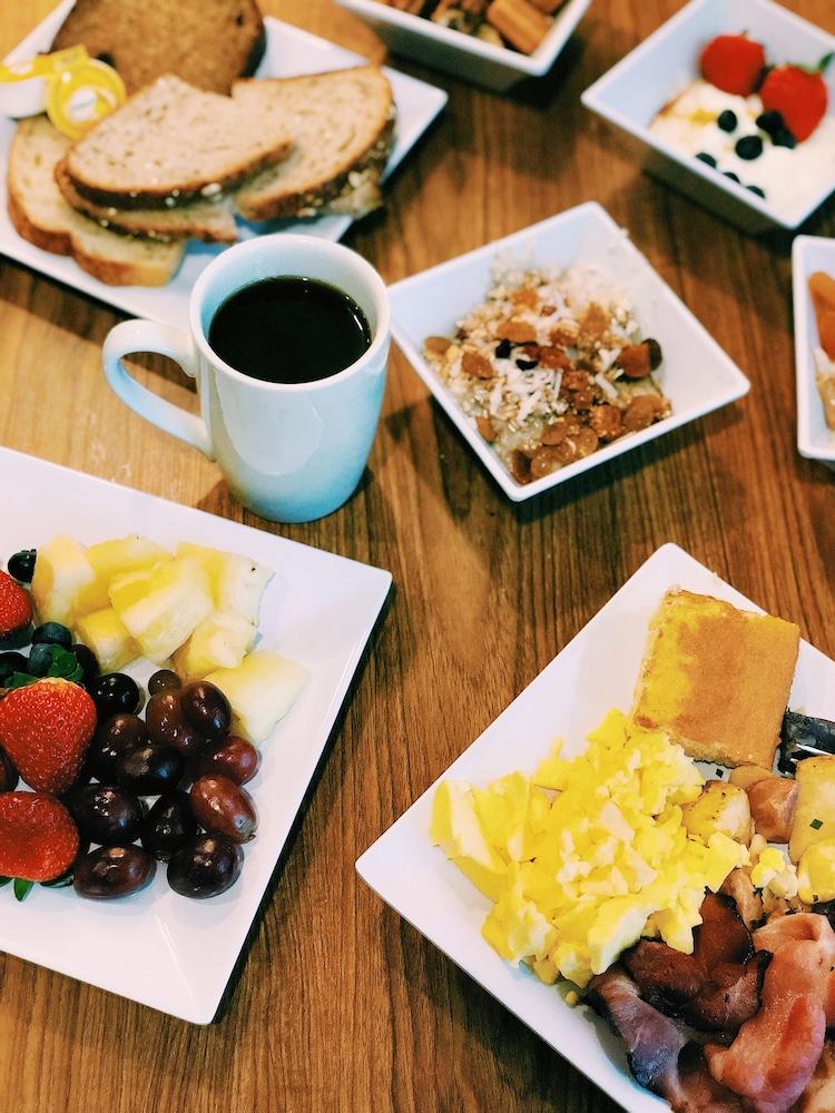 Hyatt Place Downtown 3*