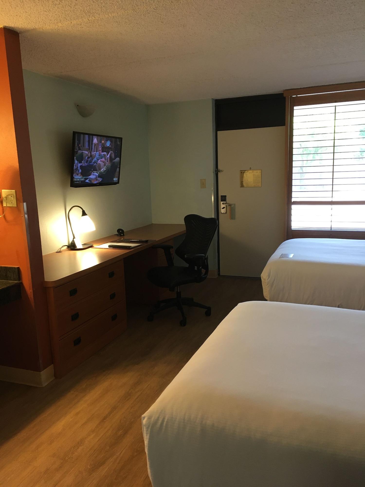 Wyndham Garden Hotel 3*