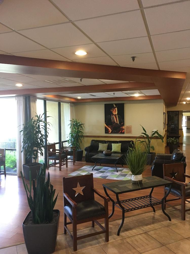 Wyndham Garden Hotel
