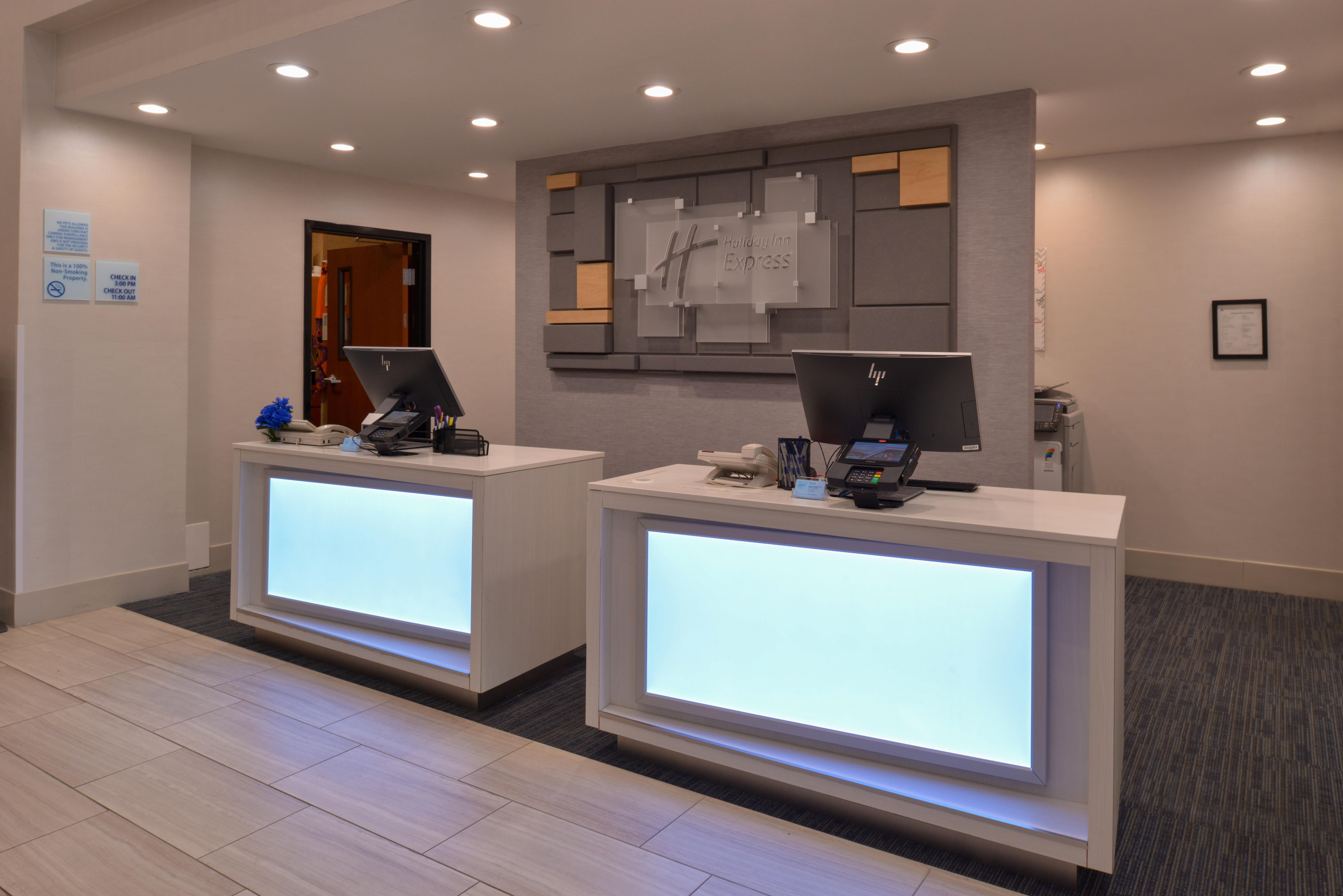 Hotel Express & Nw - Lakeline By Ihg