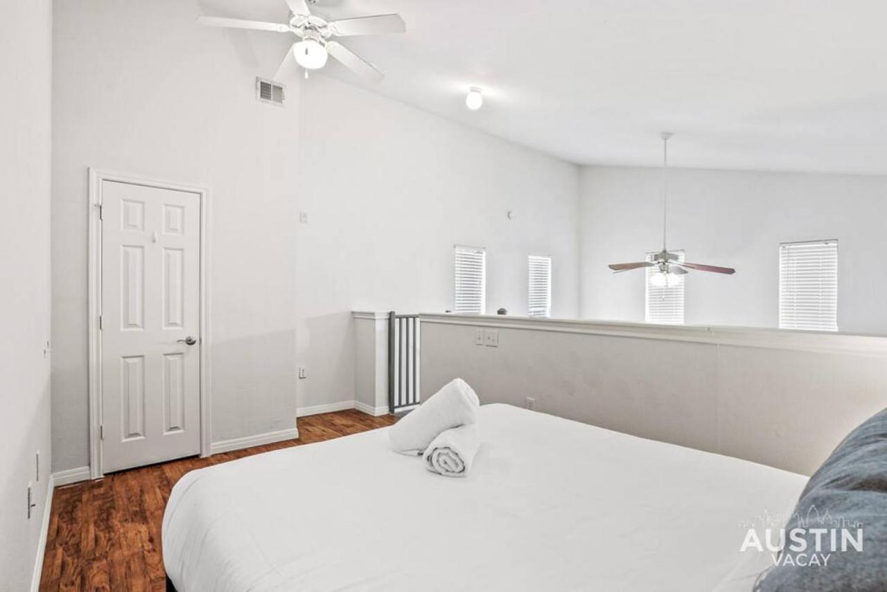 Apartment Spiral Stairs To Loft Bedroom Balcony With Shade *