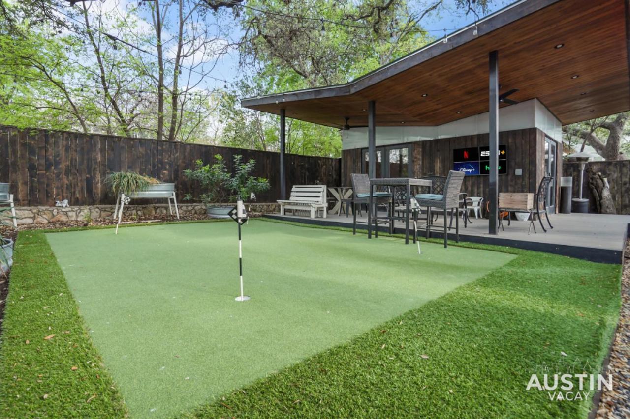 Entertaining Charmer W Outdoor Games And Putt-putt Holiday home *