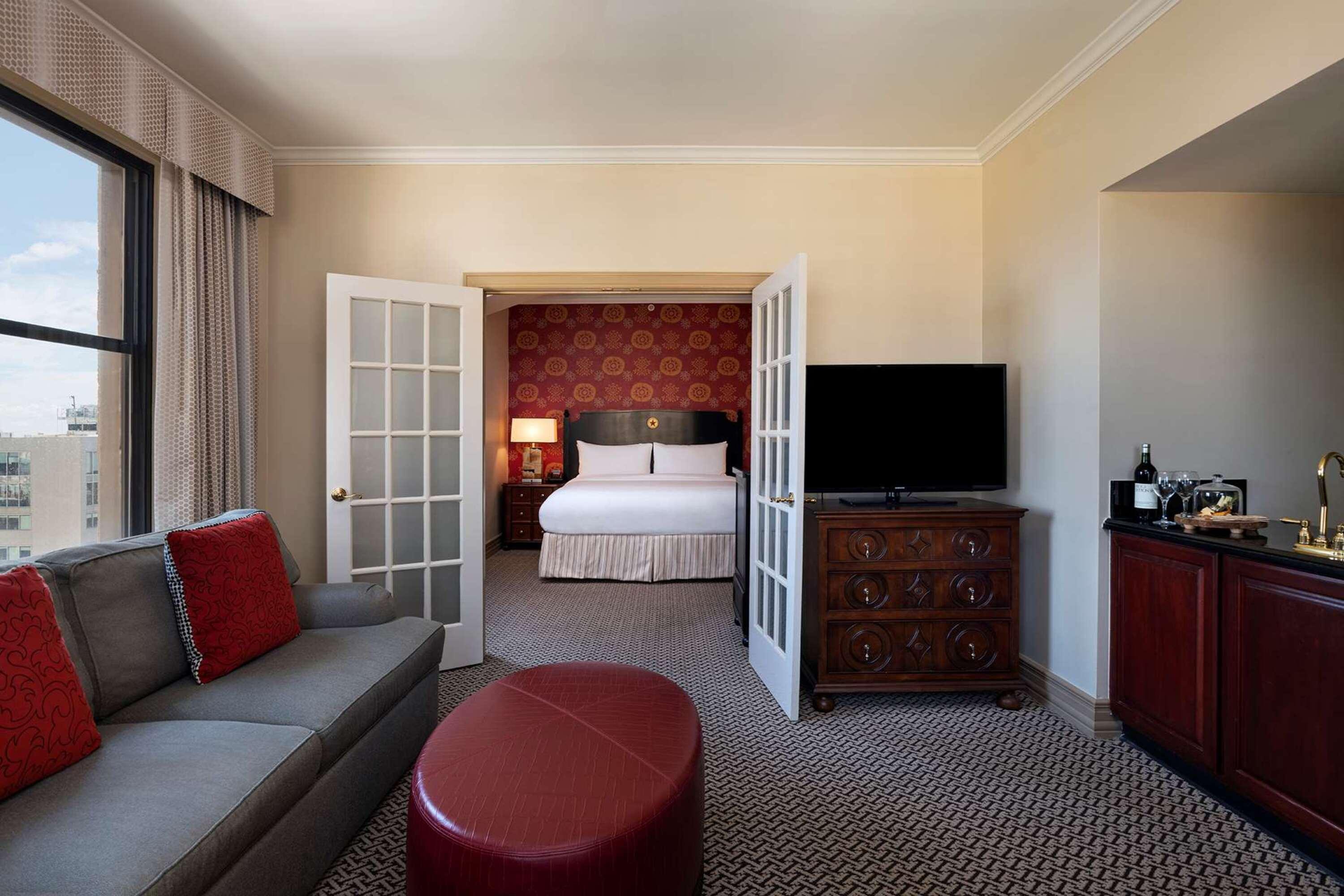 The Royal Sonesta Stephen F Hotel 4*