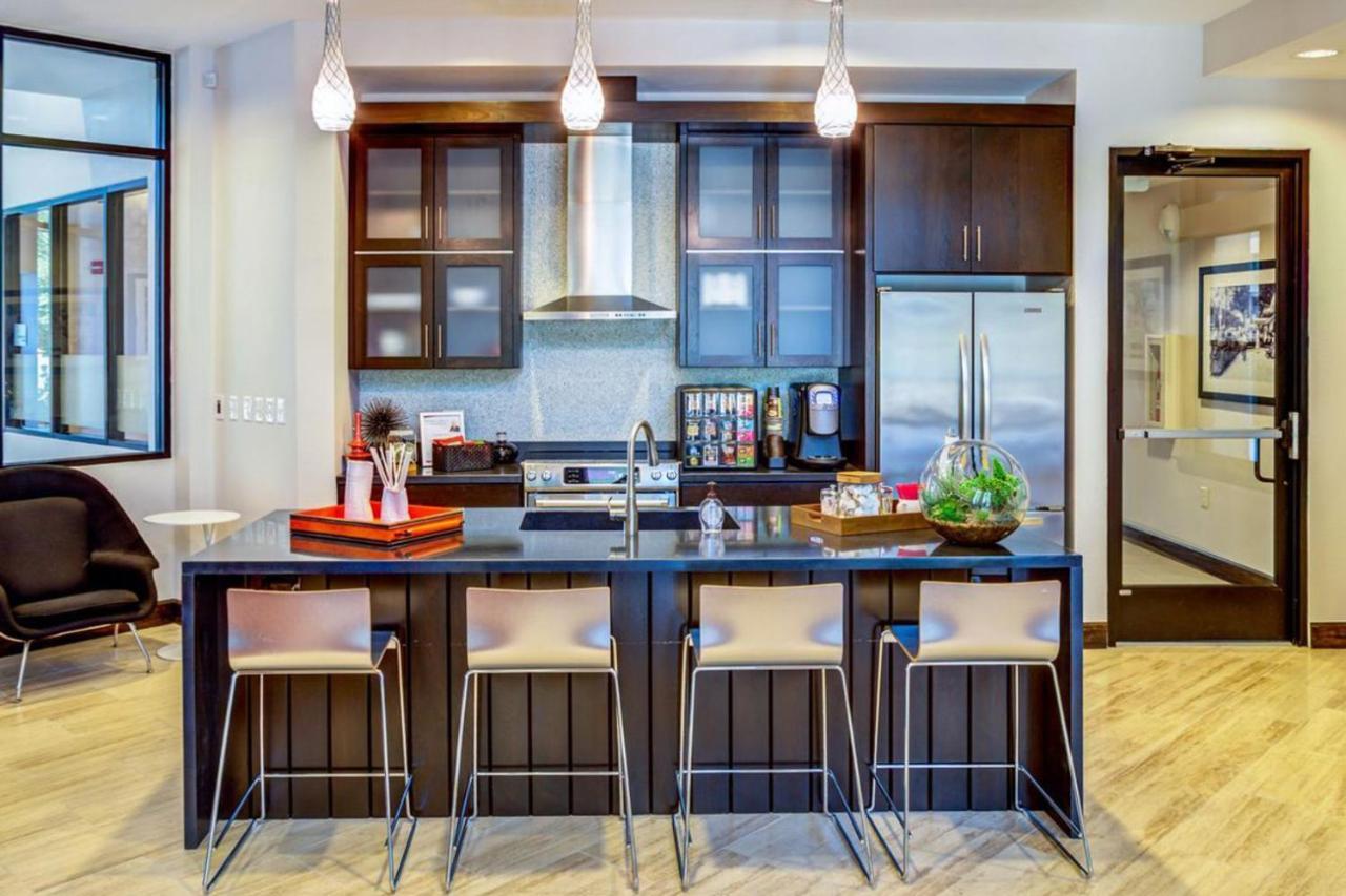 Apartment Barton Springs 1br W Wd Gym Pool Nr Town Atx-189 Austin