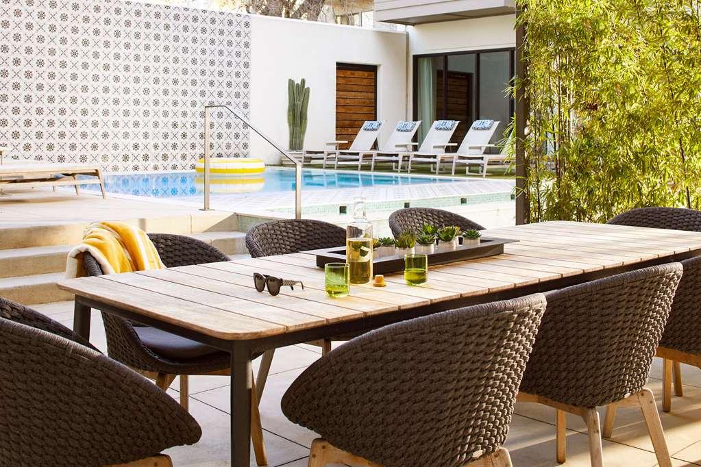 Sentral East At 1614 E. Sixth 5*
