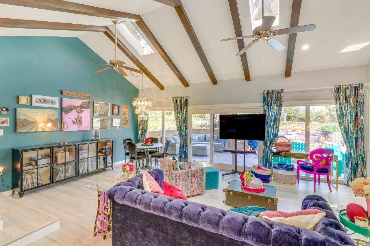 Colorful With Covered Patio And Gas Grill! * Austin