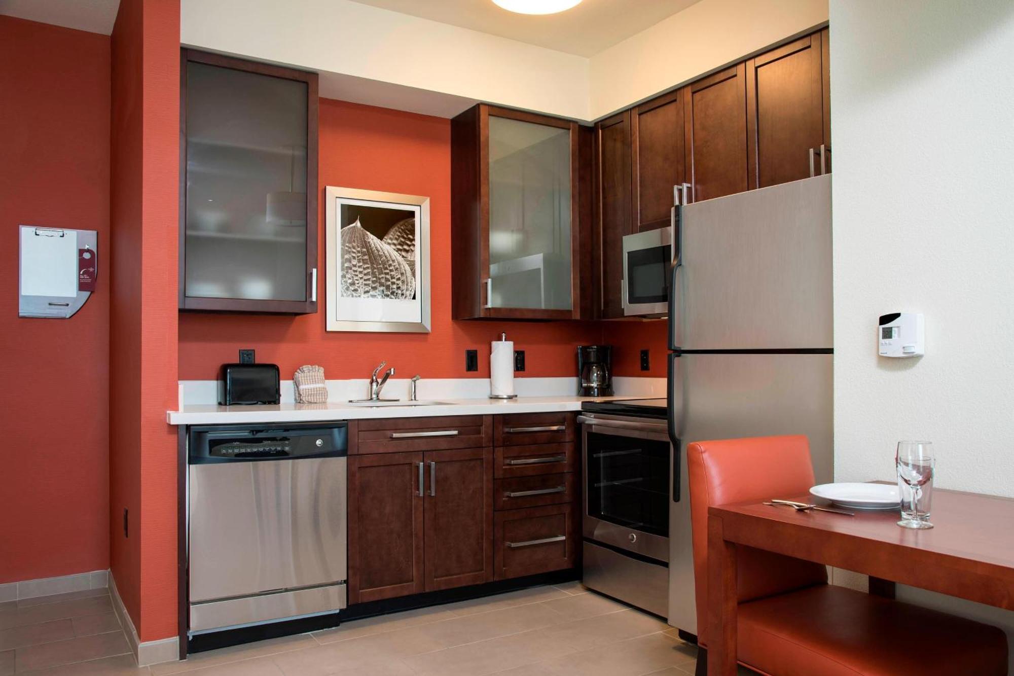 Hotel By Marriott - University Area