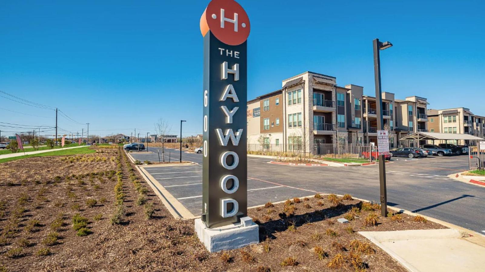 Landing At The Haywood - 1 Bedroom In Slaughter Creek Apartment *