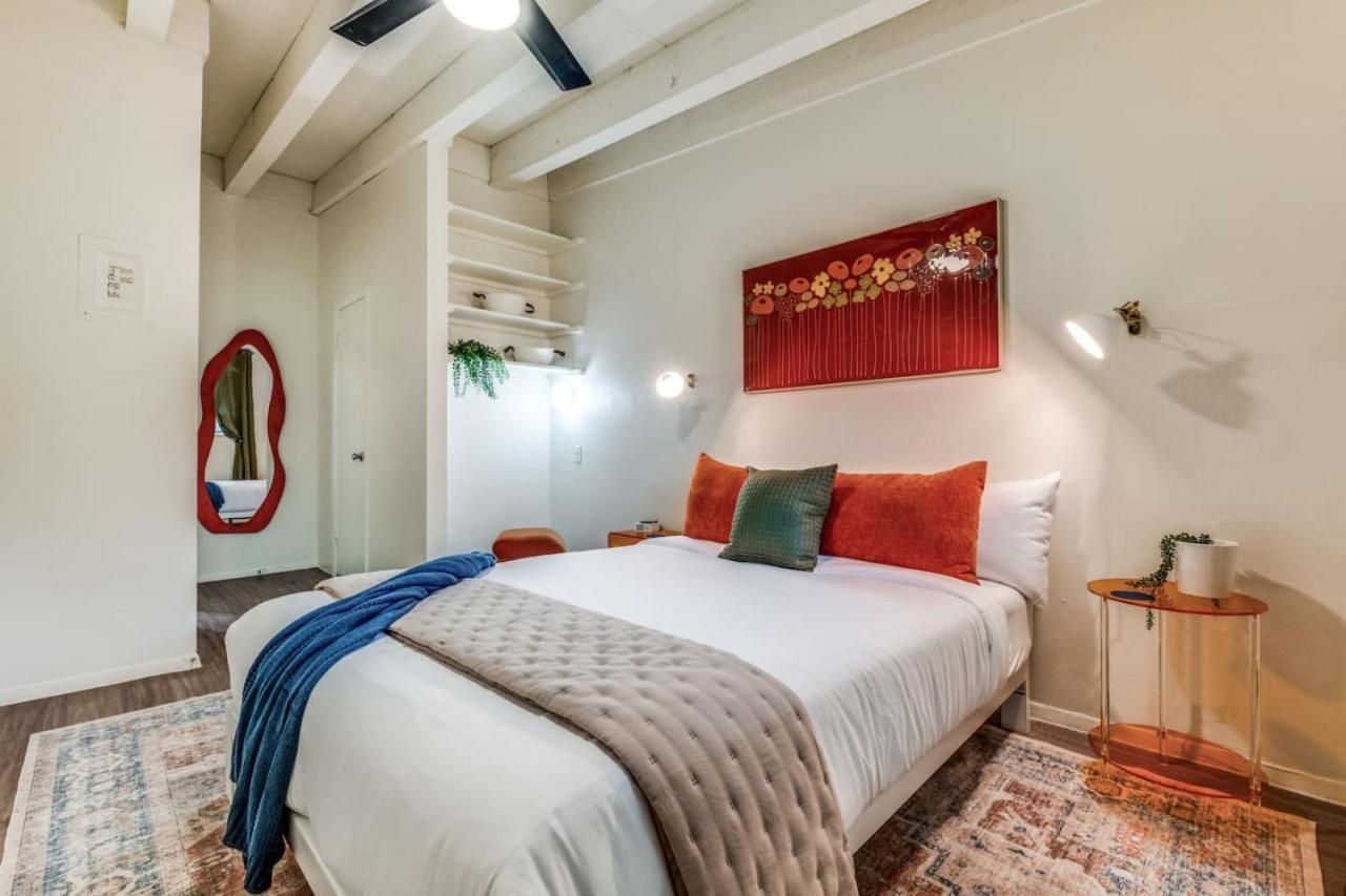 Modern Comfort Pet-friendly Apartment