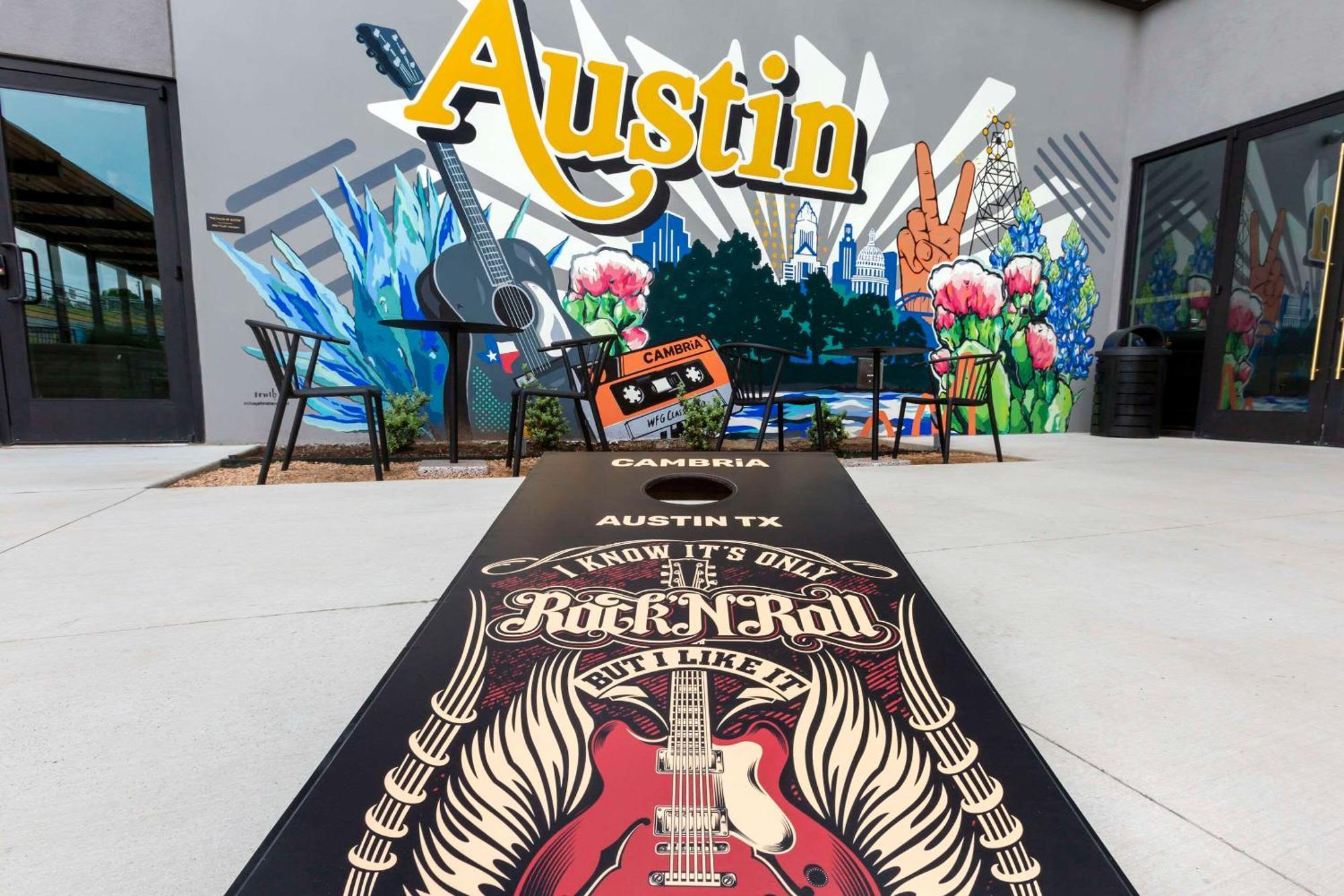 Cambria Airport Hotel Austin