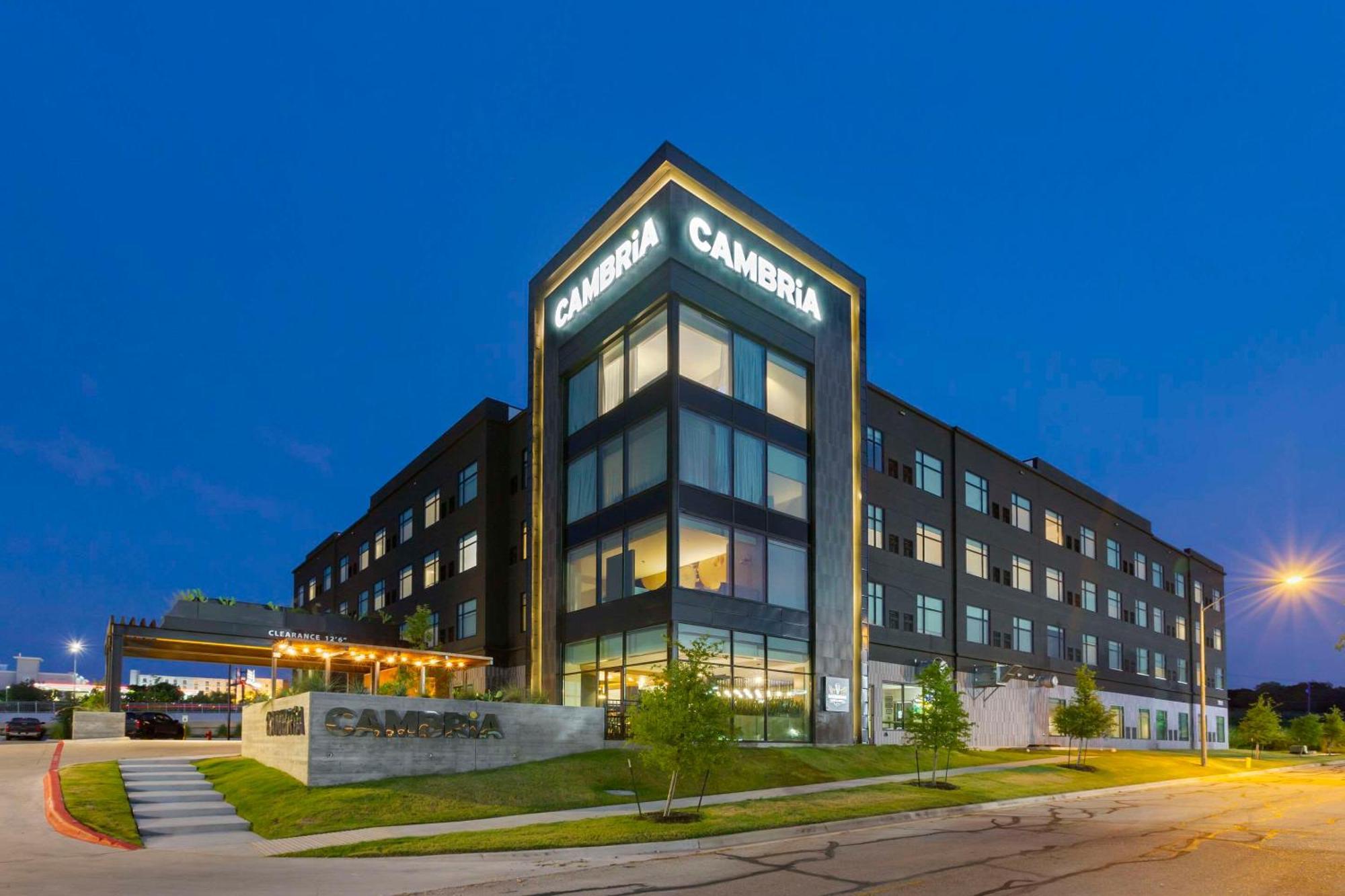 Hotel Cambria Airport Austin