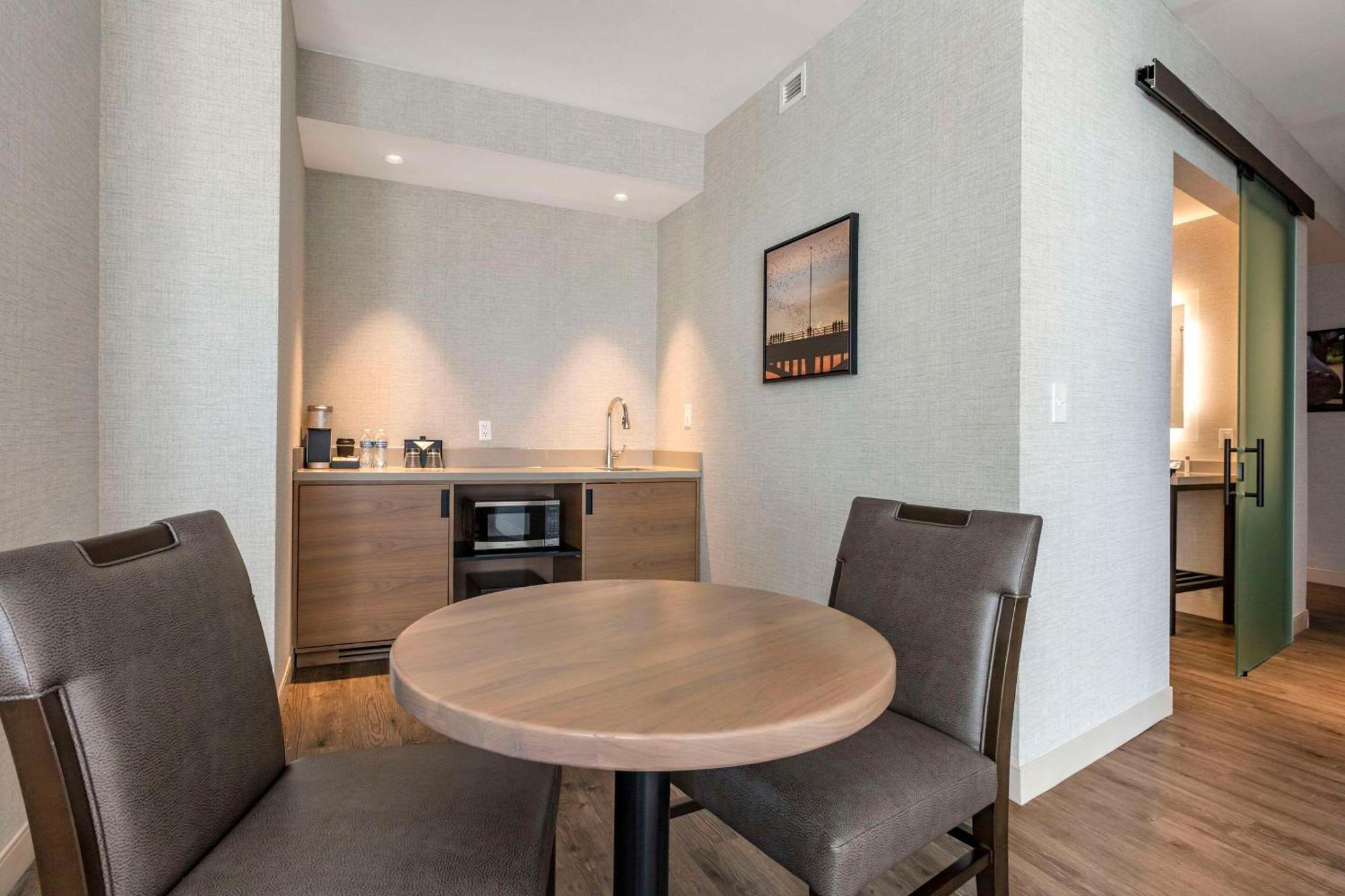 Hotel Cambria Airport Austin