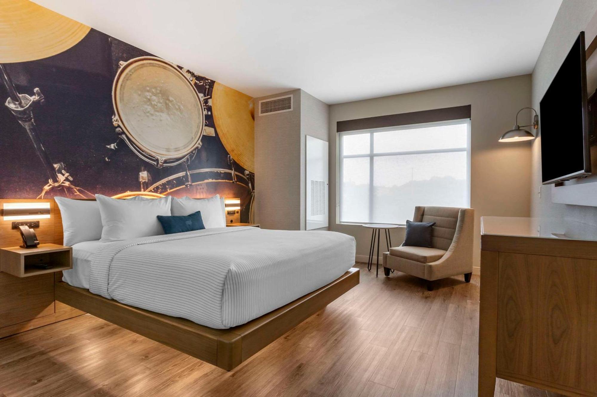 Hotel Cambria Airport
