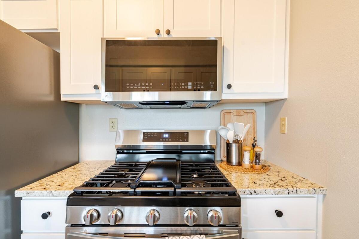 Holiday home Mins To Atx Iconic Eateries, Bar And Places *