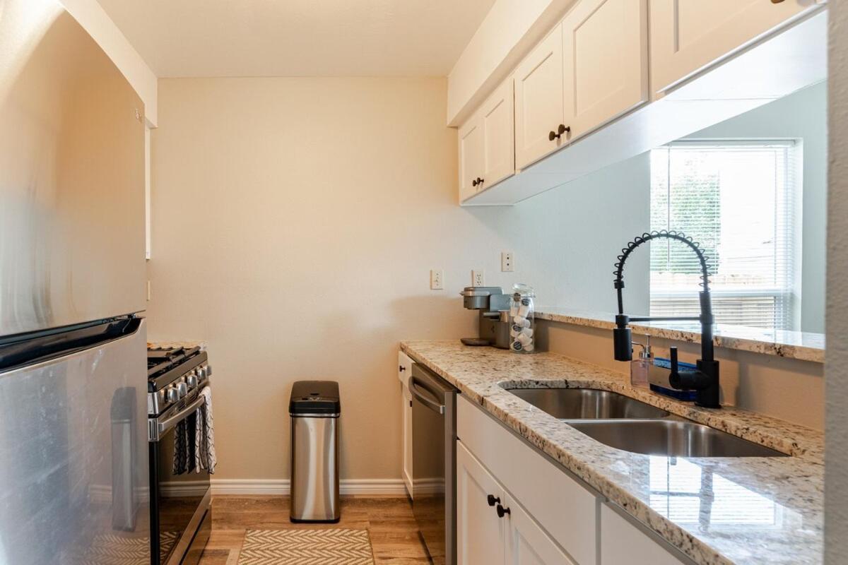 Holiday home Mins To Atx Iconic Eateries, Bar And Places Austin