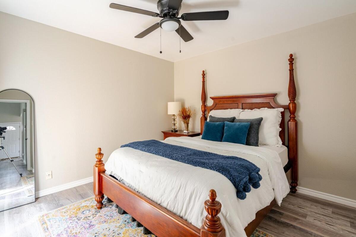 Mins To Atx Iconic Eateries, Bar And Places Holiday home *