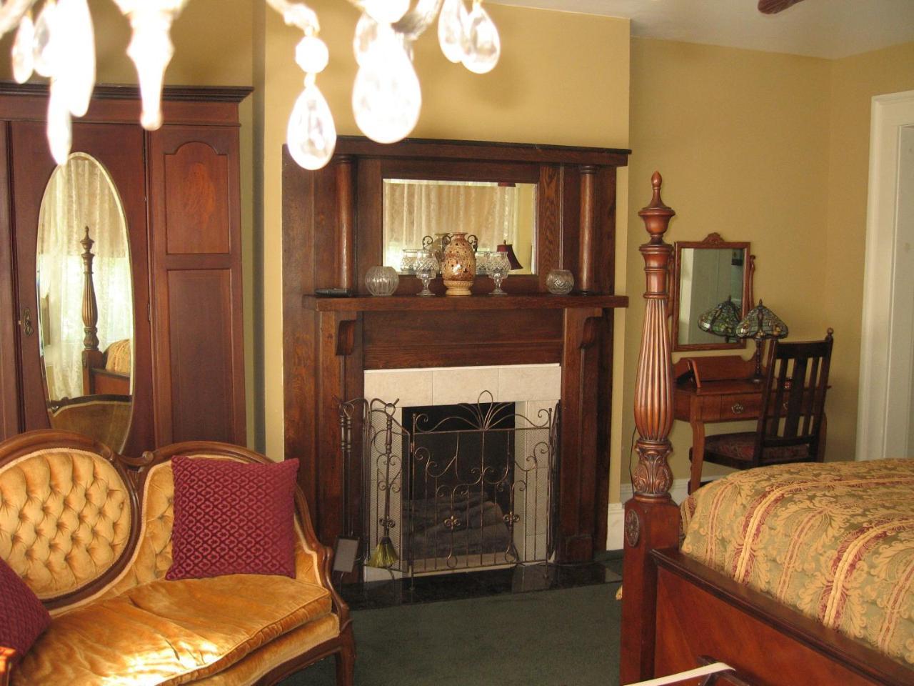 Bed & Breakfast Strickland Arms *