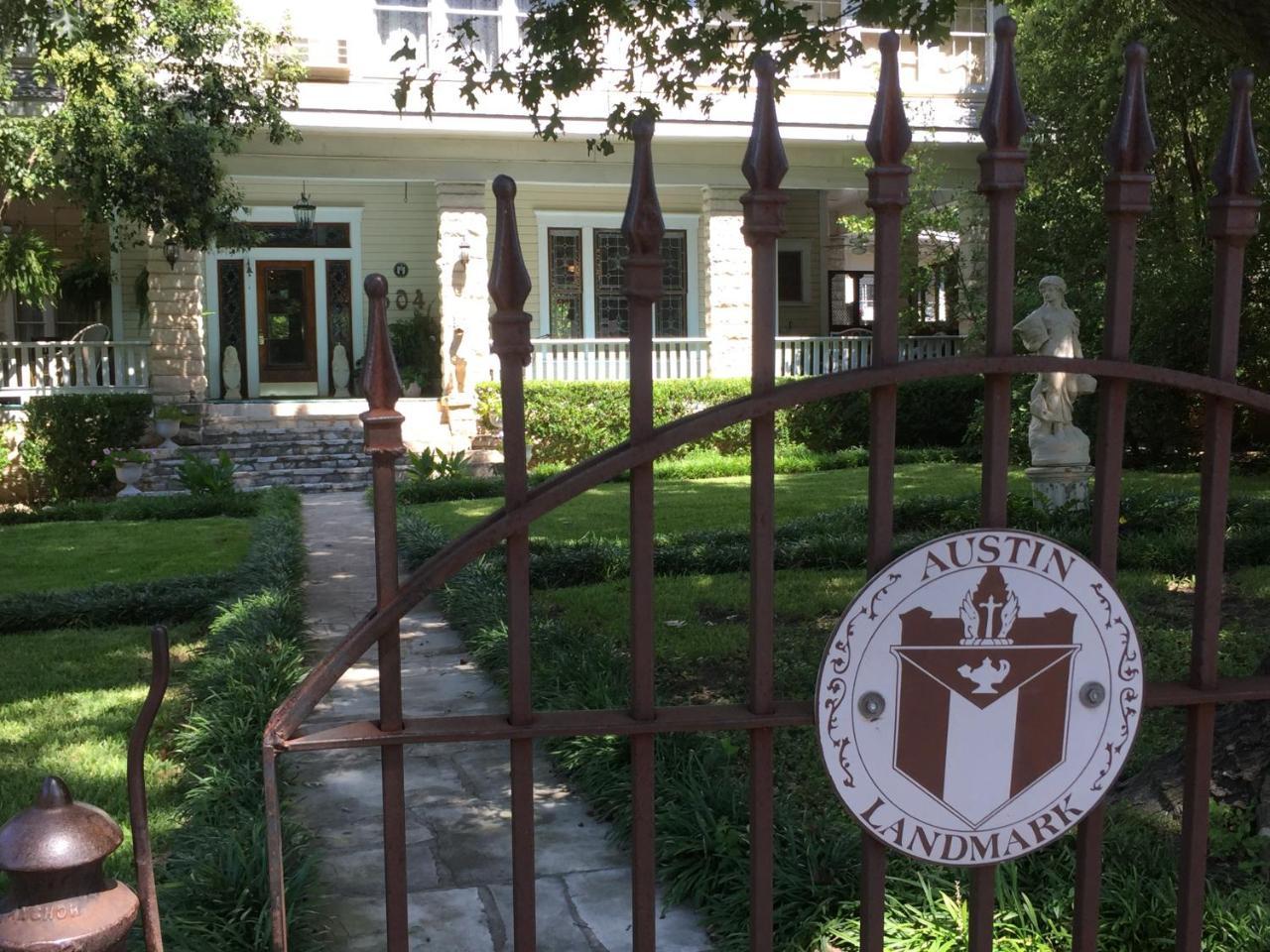 Strickland Arms Bed & Breakfast *